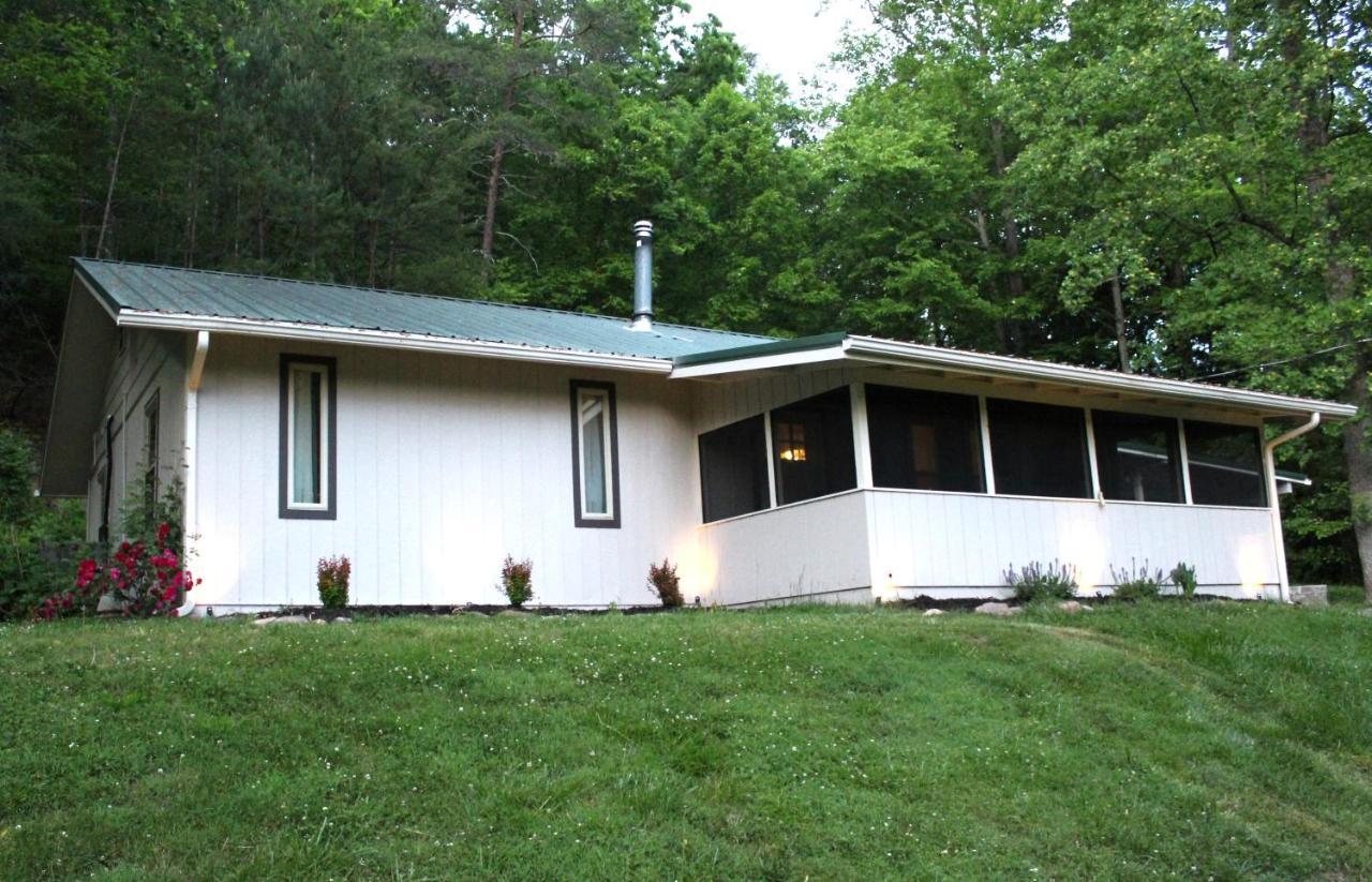Stay At The Retreat! Gatlinburg-Dollywood Sevierville Exterior photo