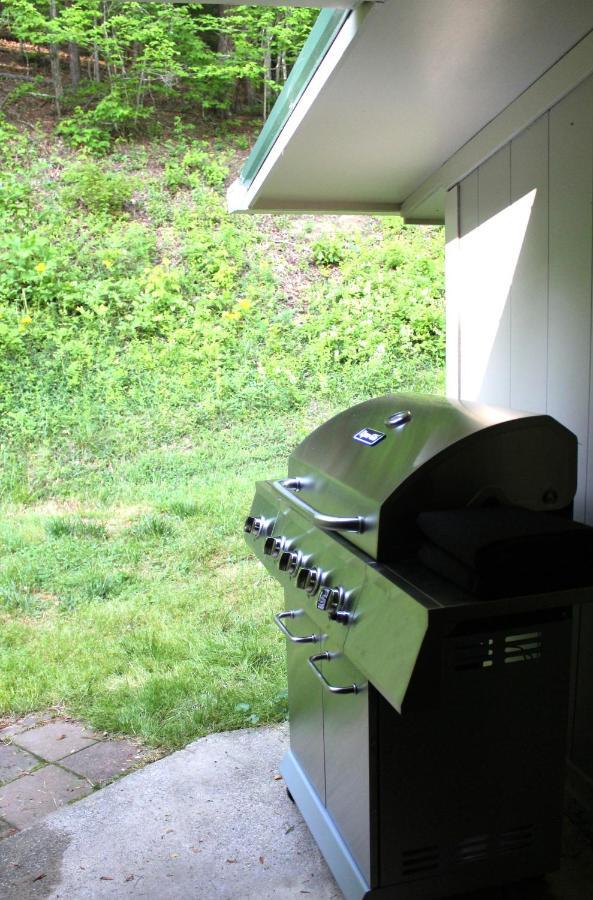 Stay At The Retreat! Gatlinburg-Dollywood Sevierville Exterior photo