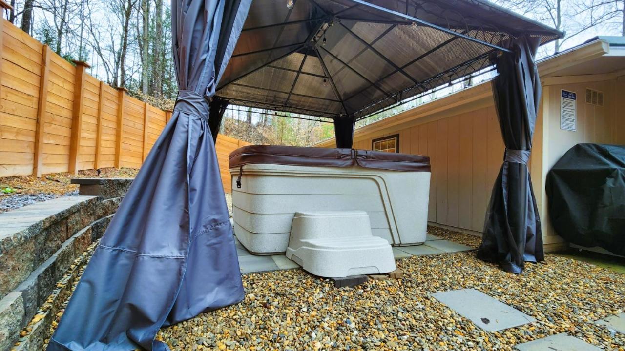 Stay At The Retreat! Gatlinburg-Dollywood Sevierville Exterior photo
