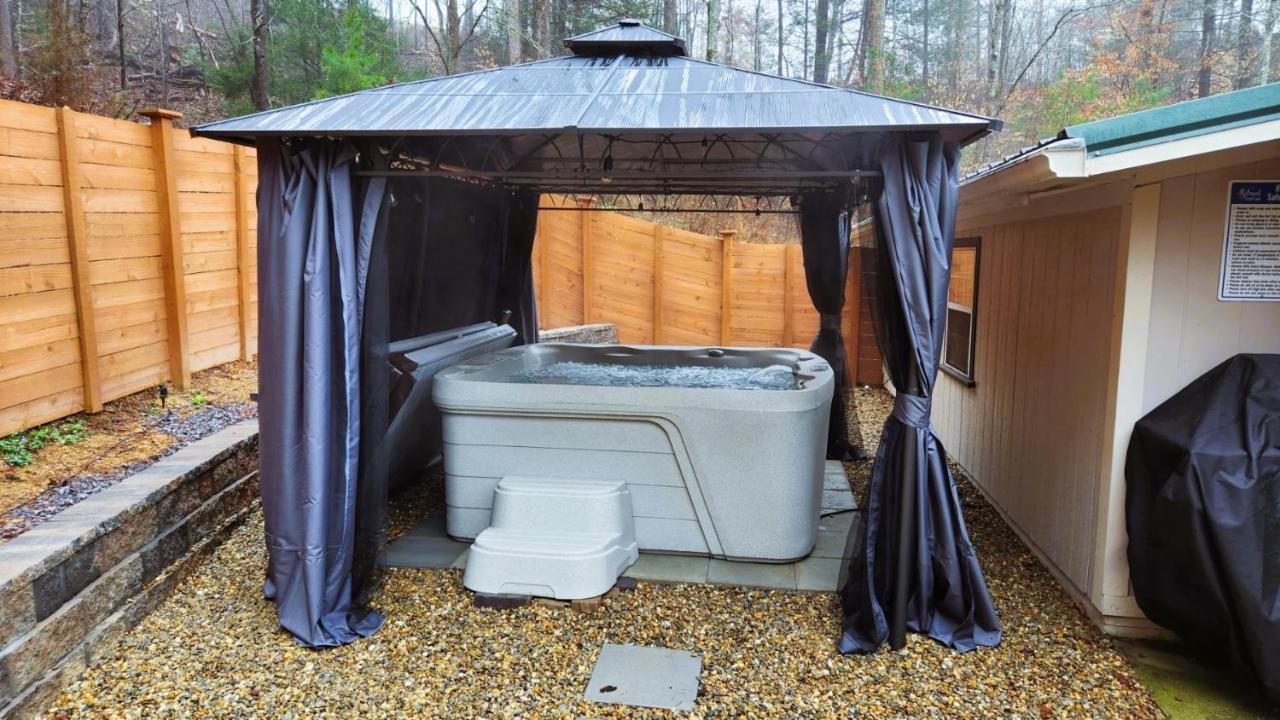 Stay At The Retreat! Gatlinburg-Dollywood Sevierville Exterior photo